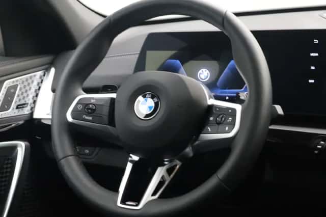 BMW X2 (2025) thumbnail 2