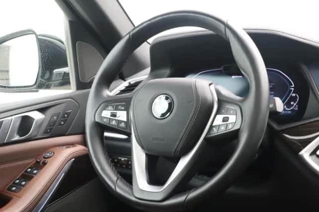 BMW X5 (2020) thumbnail 2
