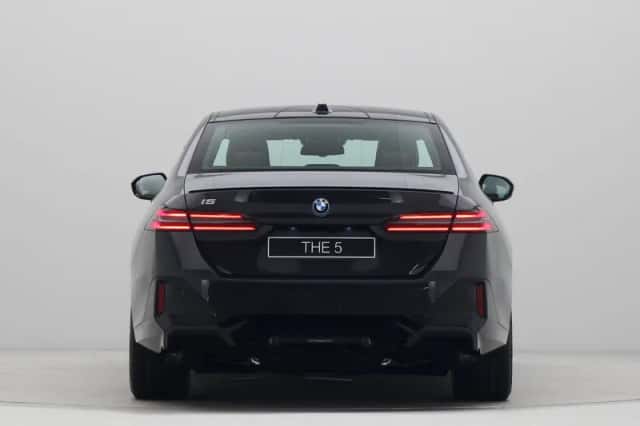 BMW i5 (2026) thumbnail 9
