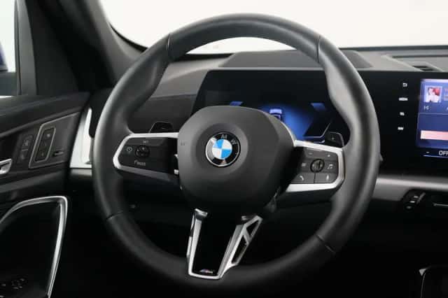 BMW X1 (2025) thumbnail 2
