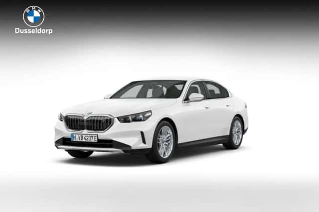 BMW i5 (2026) thumbnail 1