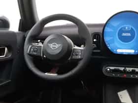 MINI Cooper (2025) thumbnail 2