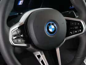 BMW i4 (2026) thumbnail 3