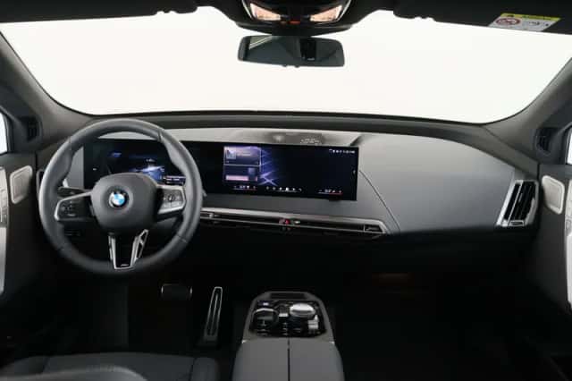 BMW iX (2026) thumbnail 12