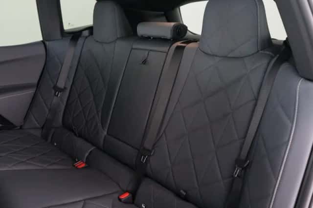 BMW iX (2026) thumbnail 16