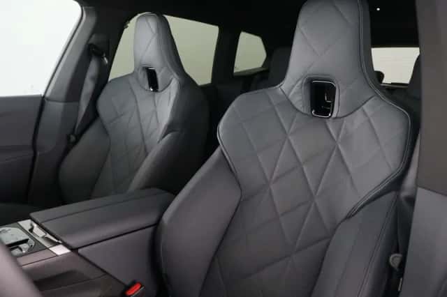 BMW iX (2026) thumbnail 4