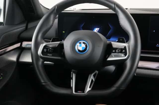 BMW 5-Serie (2025) thumbnail 2