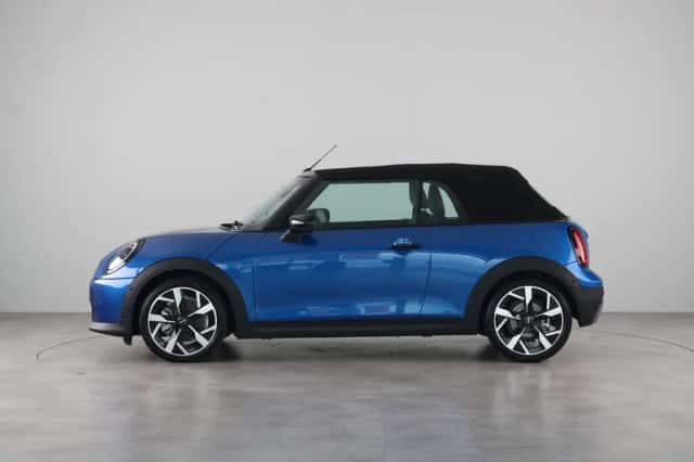 MINI Cabrio (2026) thumbnail 16