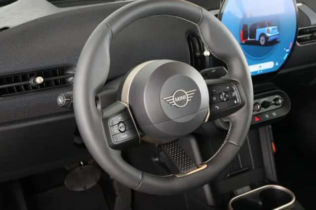 MINI Cabrio (2026) thumbnail 18