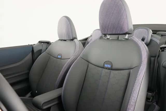MINI Cabrio (2026) thumbnail 32