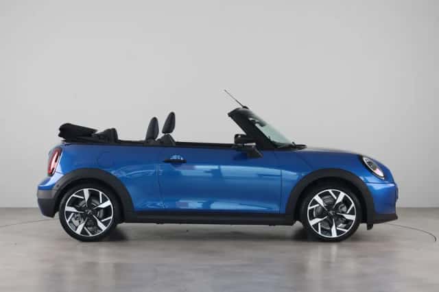 MINI Cabrio (2026) thumbnail 7