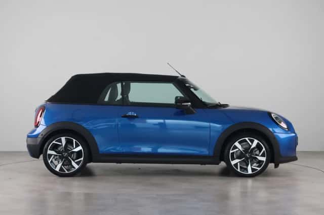 MINI Cabrio (2026) thumbnail 8