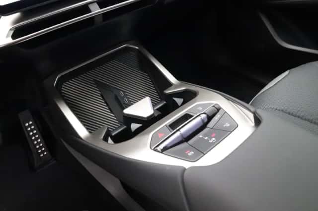 BMW iX3 (2026) thumbnail 19