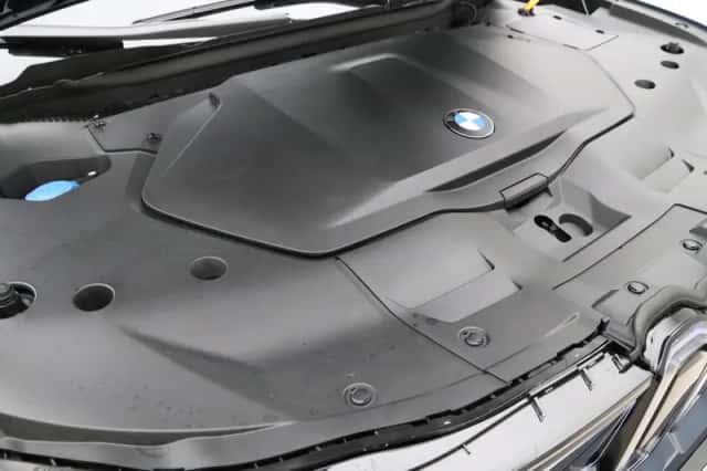 BMW iX3 (2026) thumbnail 4