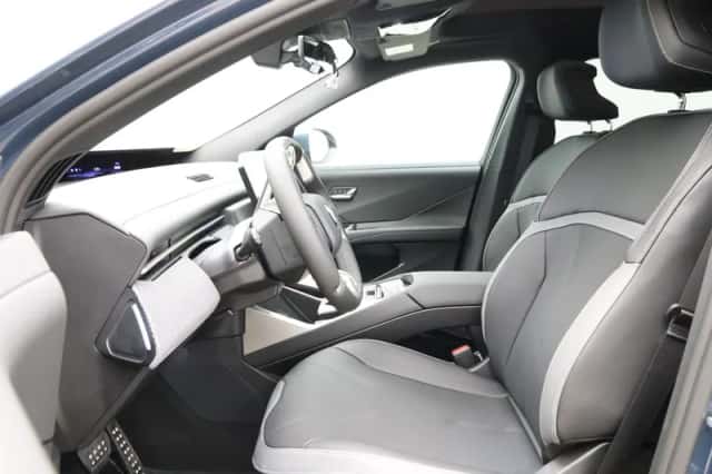 BMW iX3 (2026) thumbnail 5