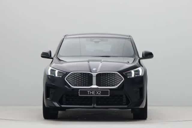 BMW iX2 (2025) thumbnail 2