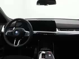 BMW iX2 (2025) thumbnail 14