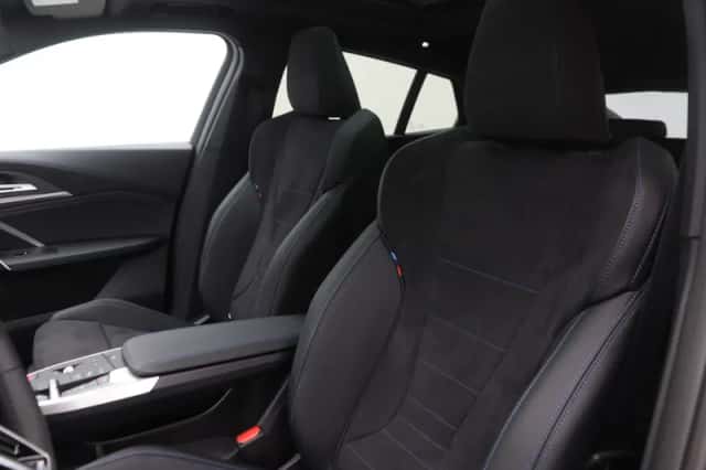 BMW iX2 (2025) thumbnail 16