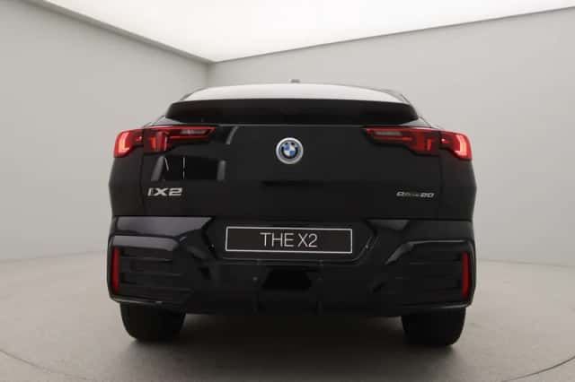 BMW iX2 (2025) thumbnail 9