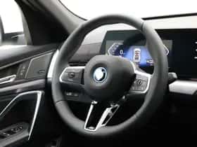 BMW iX2 (2025) thumbnail 2