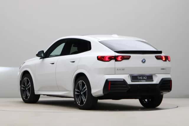BMW iX2 (2025) thumbnail 11