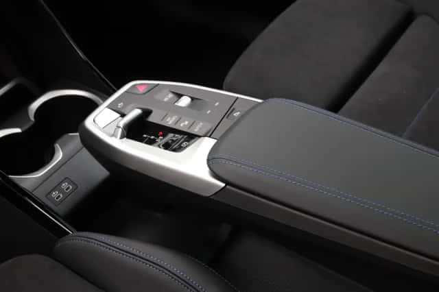 BMW iX2 (2025) thumbnail 17