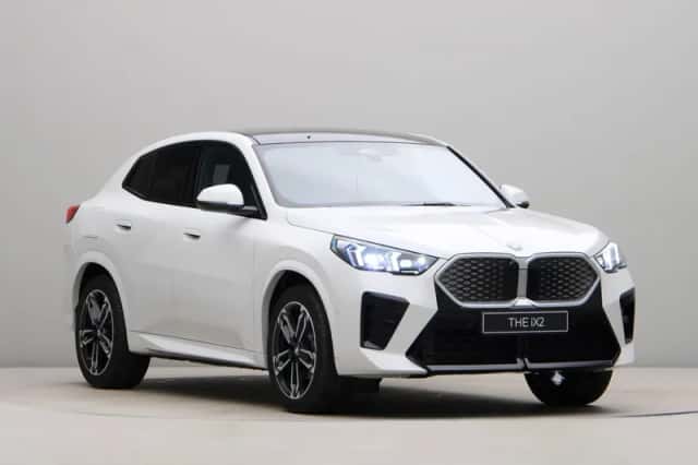 BMW iX2 (2025) thumbnail 7