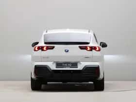 BMW iX2 (2025) thumbnail 10