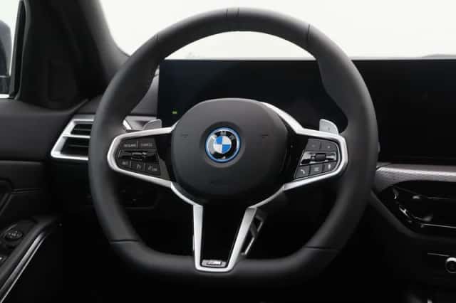 BMW 3-Serie (2025) thumbnail 2