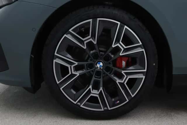 BMW i5 (2026) thumbnail 11