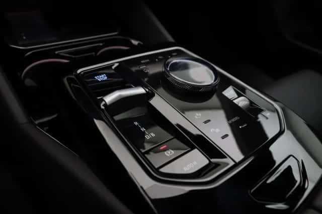 BMW i5 (2026) thumbnail 21