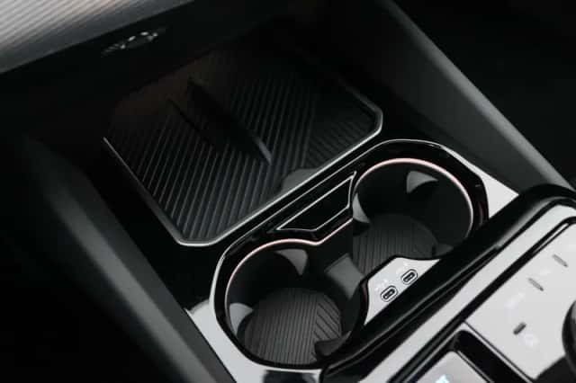 BMW i5 (2026) thumbnail 35