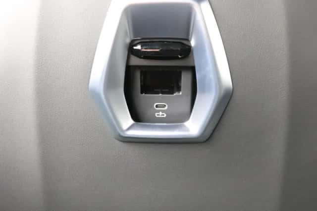 BMW XM (2026) thumbnail 27