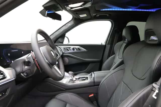 BMW XM (2026) thumbnail 5