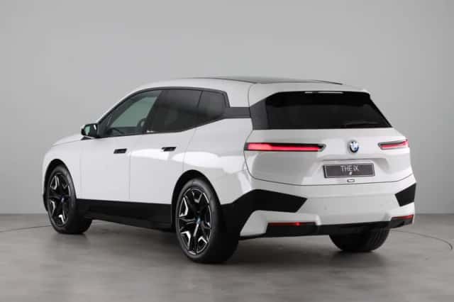 BMW iX (2025) thumbnail 11