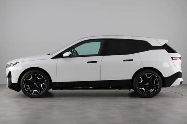 BMW iX (2025) thumbnail 12