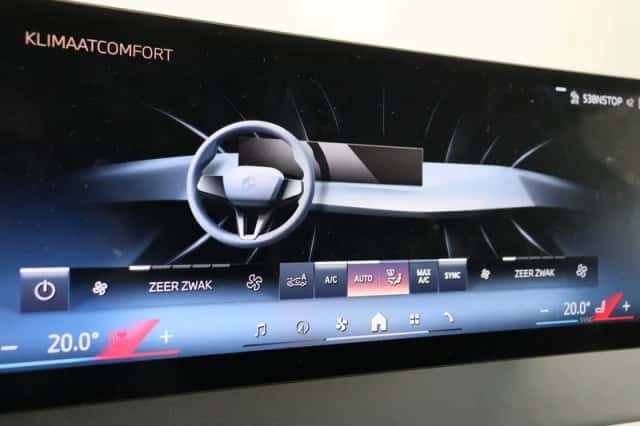 BMW iX (2025) thumbnail 14