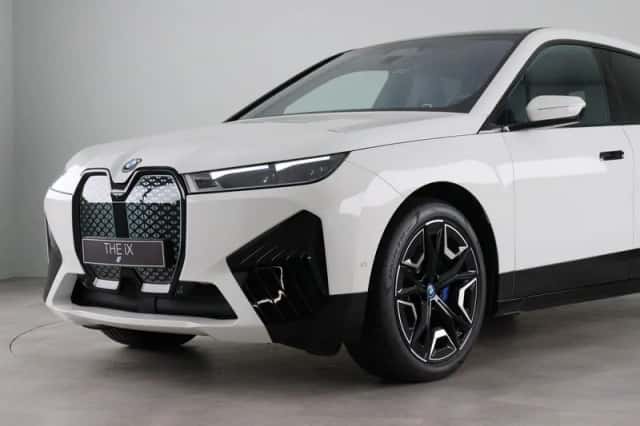 BMW iX (2025) thumbnail 21