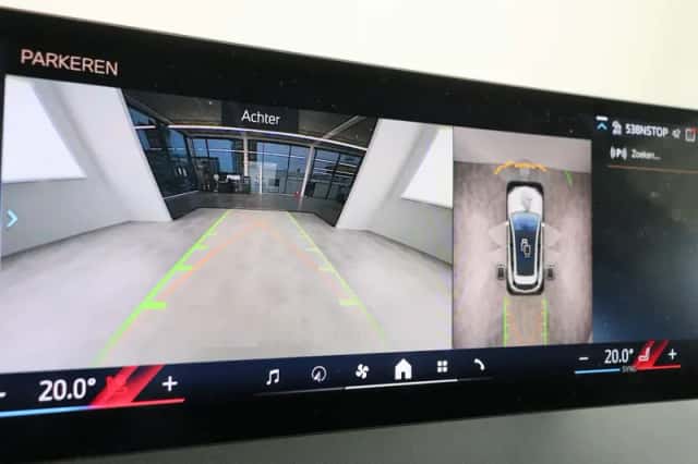 BMW iX (2025) thumbnail 23