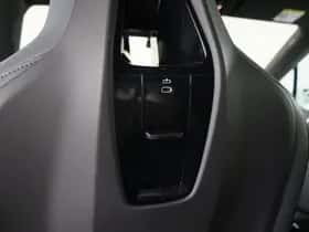 BMW iX (2025) thumbnail 25