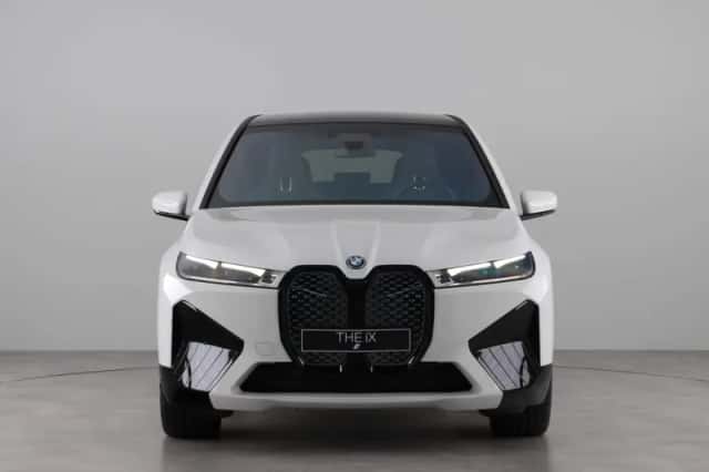 BMW iX (2025) thumbnail 6
