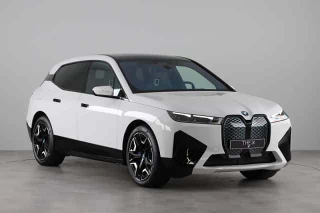 BMW iX (2025) thumbnail 7