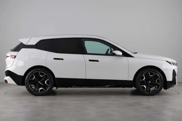 BMW iX (2025) thumbnail 8