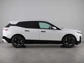 BMW iX (2025) thumbnail 8