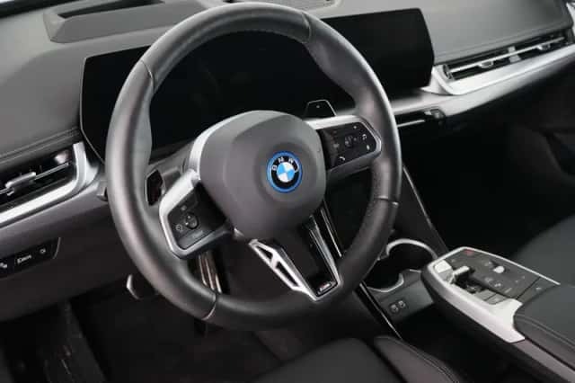 BMW X1 (2025) thumbnail 2