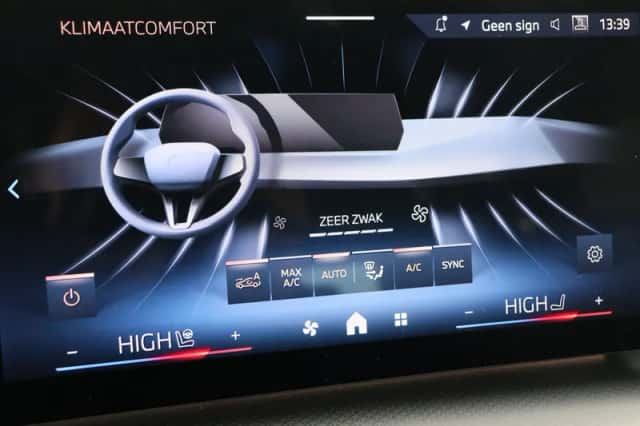 BMW X1 (2025) thumbnail 15