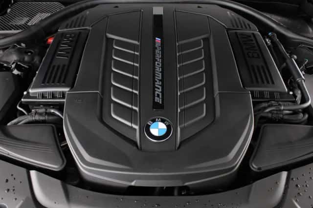 BMW 7-Serie (2022) thumbnail 3