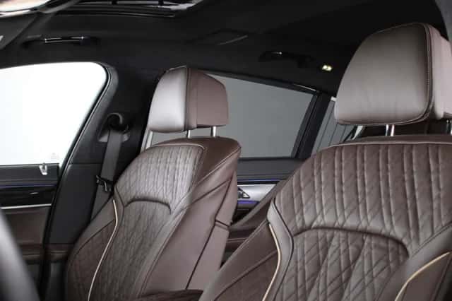 BMW 7-Serie (2022) thumbnail 4