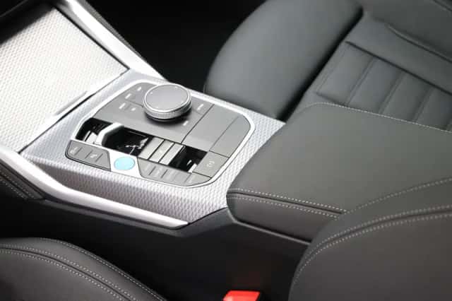 BMW i4 (2026) thumbnail 14