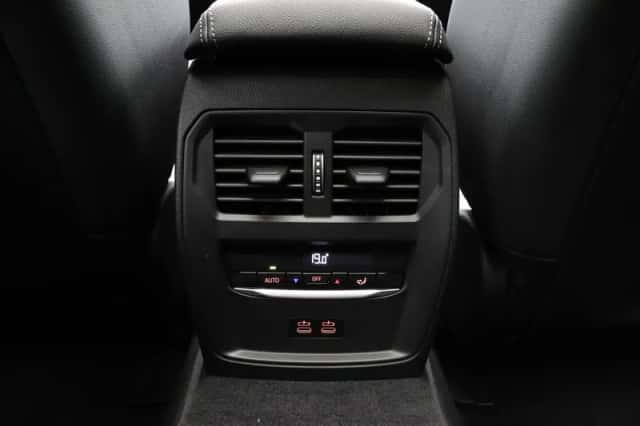 BMW i4 (2026) thumbnail 23